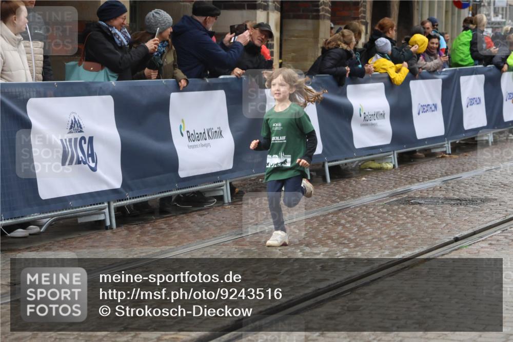 05.10.2025 - 20. swb-Marathon Bremen Strokosch-Dieckow http://msf.ph/oto/9243516 05.10.2025 15:22:58 Ziel  meine-sportfotos.de