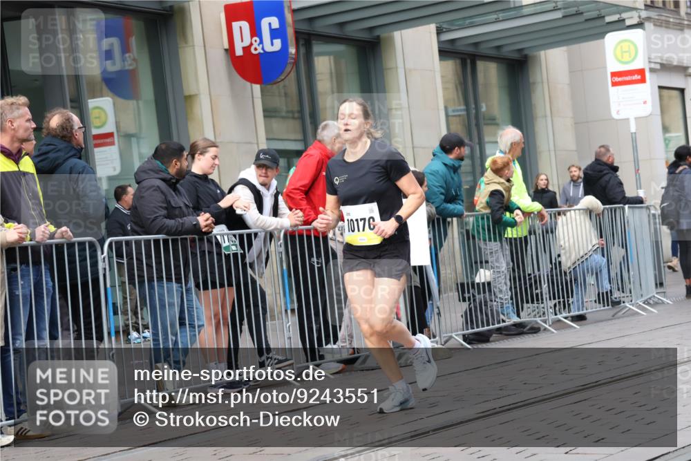 05.10.2025 - 20. swb-Marathon Bremen Strokosch-Dieckow http://msf.ph/oto/9243551 05.10.2025 10:49:24 Ziel 9218, 9369, 9452, 9626, 9627, 9696, 9761, 9889, 10159, 10170, 10346, 10636, 10712, 10726, 10781, 10873, 10888, 11091, 11579, 11642, 11692, 11749, 9218, 9369, 9452, 9626, 9627, 9696, 9761, 9889, 10159, 10170, 10346, 10636, 10712, 10726, 10781, 10873, 10888, 11091, 11579, 11642, 11692, 11749 meine-sportfotos.de