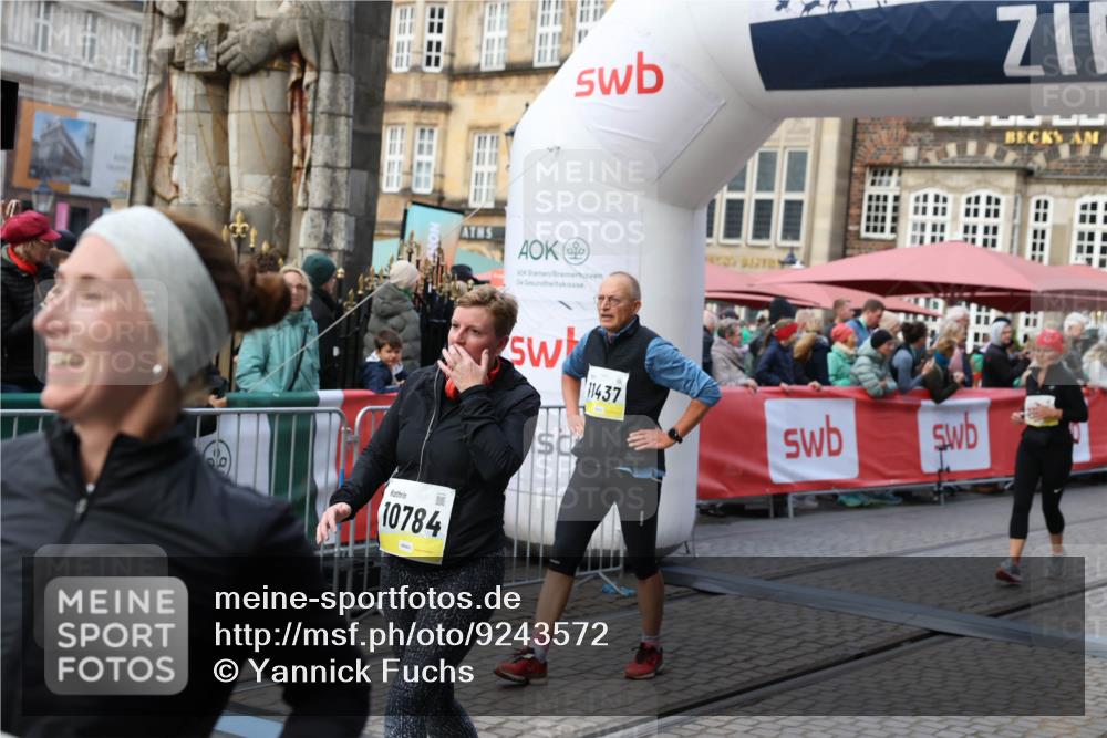 05.10.2025 - 20. swb-Marathon Bremen Yannick Fuchs http://msf.ph/oto/9243572 05.10.2025 11:09:21 Ziel 9798, 9815, 10315, 10522, 10784, 11056, 11379, 11437, 11530, 11674 meine-sportfotos.de
