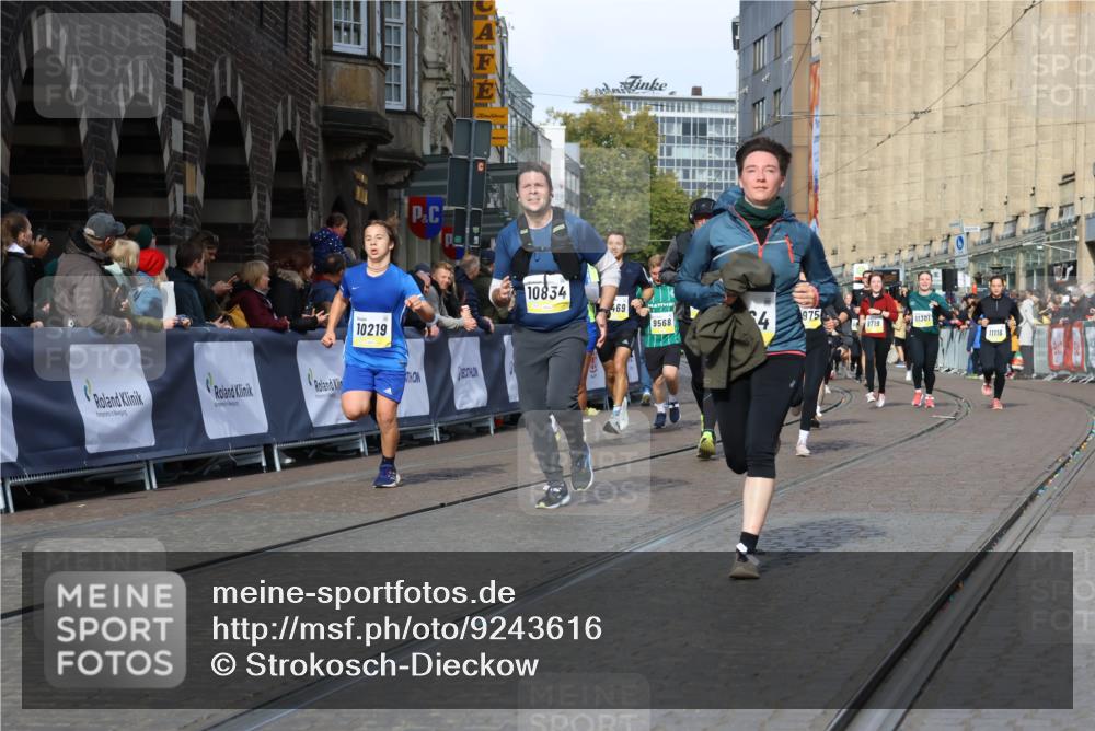05.10.2025 - 20. swb-Marathon Bremen Strokosch-Dieckow http://msf.ph/oto/9243616 05.10.2025 10:57:51 Ziel 9221, 9568, 9719, 10219, 10577, 10651, 10703, 10834, 10890, 10975, 11023, 11116, 11301, 11457, 11469, 11564, 11575, 11663, 11744 meine-sportfotos.de