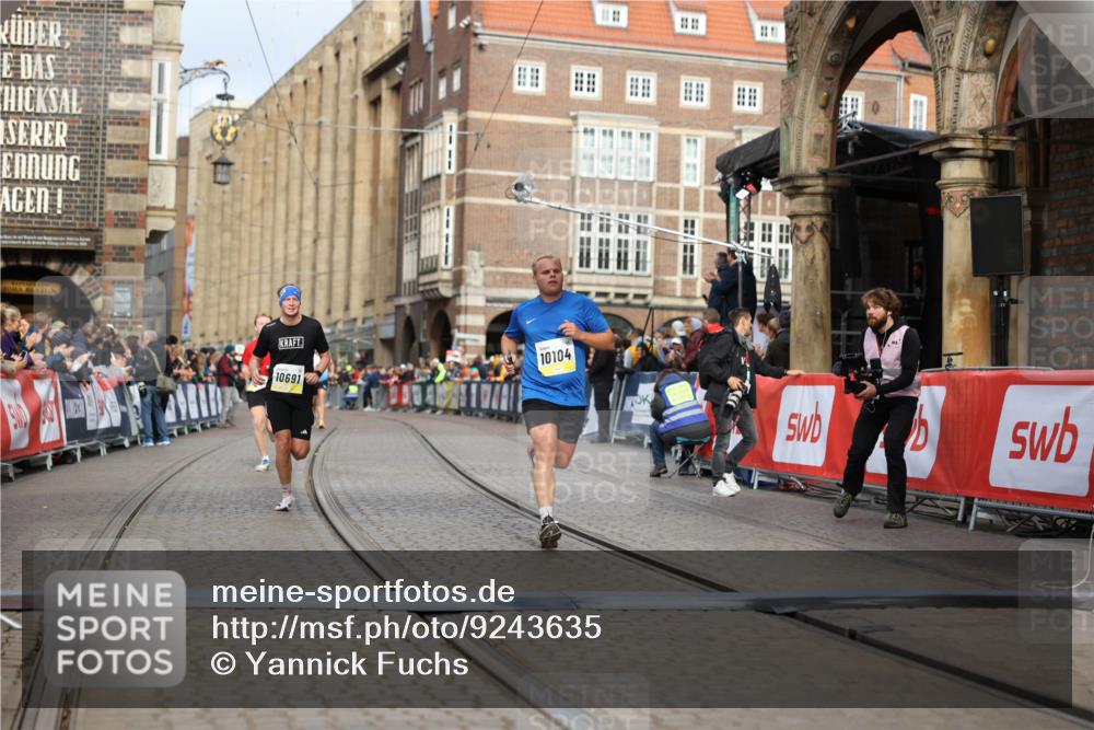 05.10.2025 - 20. swb-Marathon Bremen Yannick Fuchs http://msf.ph/oto/9243635 05.10.2025 10:42:03 Ziel 9884, 10104, 10155, 10691, 10880, 11581, 11710 meine-sportfotos.de