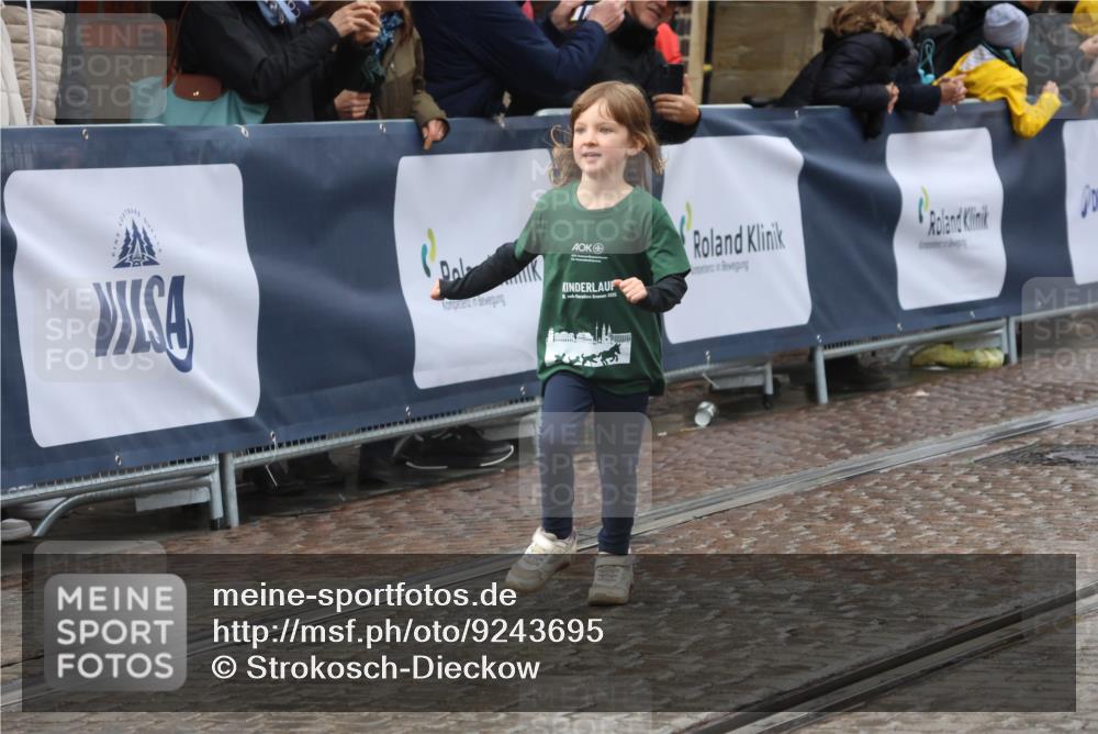 05.10.2025 - 20. swb-Marathon Bremen Strokosch-Dieckow http://msf.ph/oto/9243695 05.10.2025 15:22:59 Ziel  meine-sportfotos.de