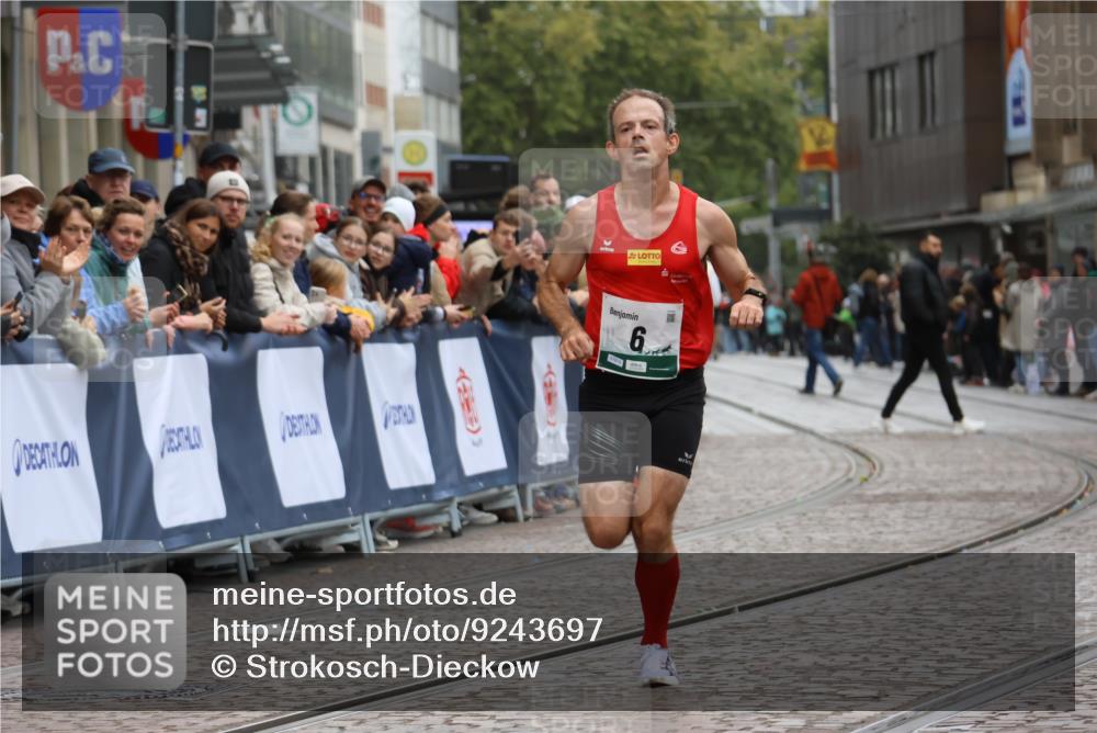 05.10.2025 - 20. swb-Marathon Bremen Strokosch-Dieckow http://msf.ph/oto/9243697 05.10.2025 12:44:39 Ziel 6 meine-sportfotos.de