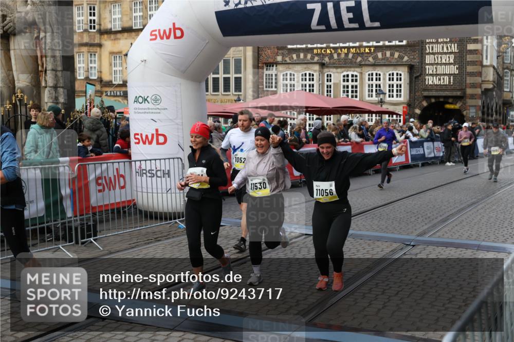 05.10.2025 - 20. swb-Marathon Bremen Yannick Fuchs http://msf.ph/oto/9243717 05.10.2025 11:09:24 Ziel 9798, 9815, 10295, 10315, 10522, 10784, 11056, 11379, 11437, 11530, 11674 meine-sportfotos.de