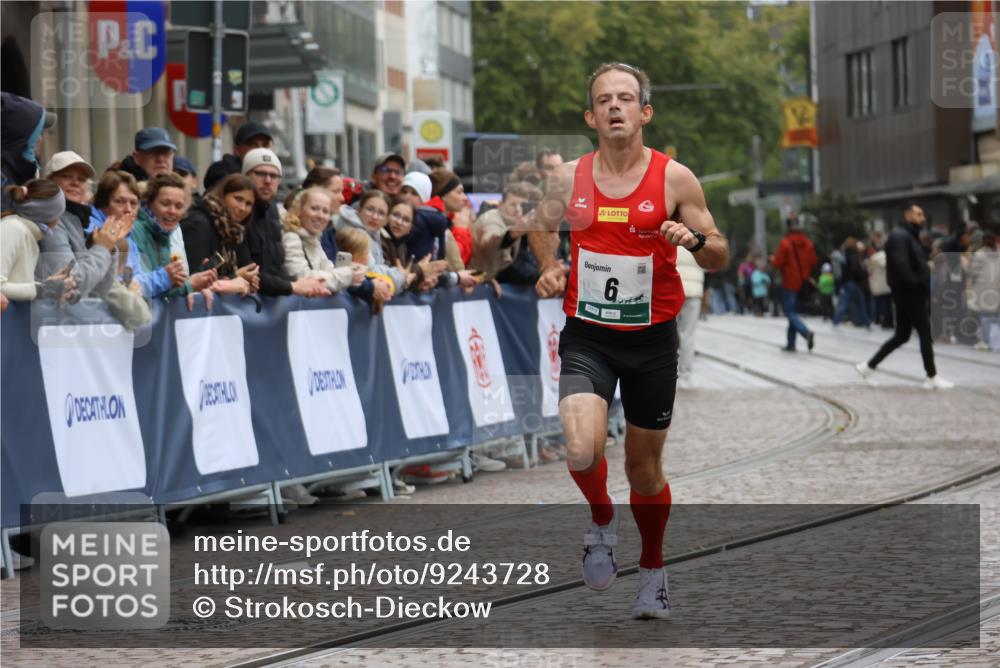 05.10.2025 - 20. swb-Marathon Bremen Strokosch-Dieckow http://msf.ph/oto/9243728 05.10.2025 12:44:39 Ziel 6 meine-sportfotos.de