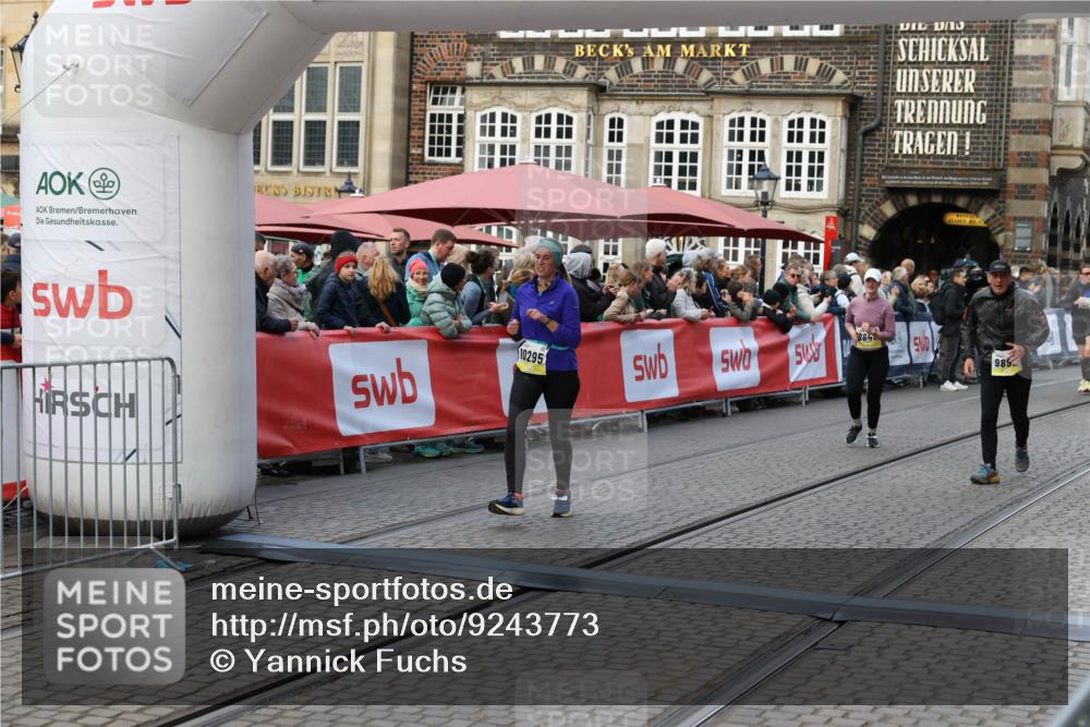 05.10.2025 - 20. swb-Marathon Bremen Yannick Fuchs http://msf.ph/oto/9243773 05.10.2025 11:09:26 Ziel 9848, 9892, 10295, 10522, 11056, 11530, 11674 meine-sportfotos.de
