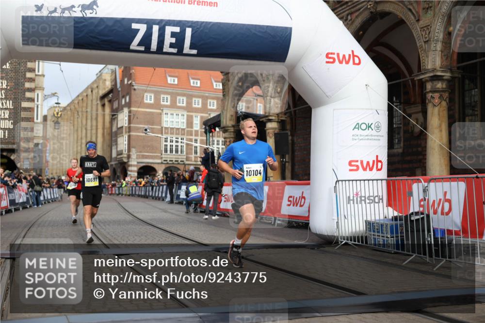 05.10.2025 - 20. swb-Marathon Bremen Yannick Fuchs http://msf.ph/oto/9243775 05.10.2025 10:42:04 Ziel 9884, 10104, 10155, 10691, 10880, 11581, 11710 meine-sportfotos.de