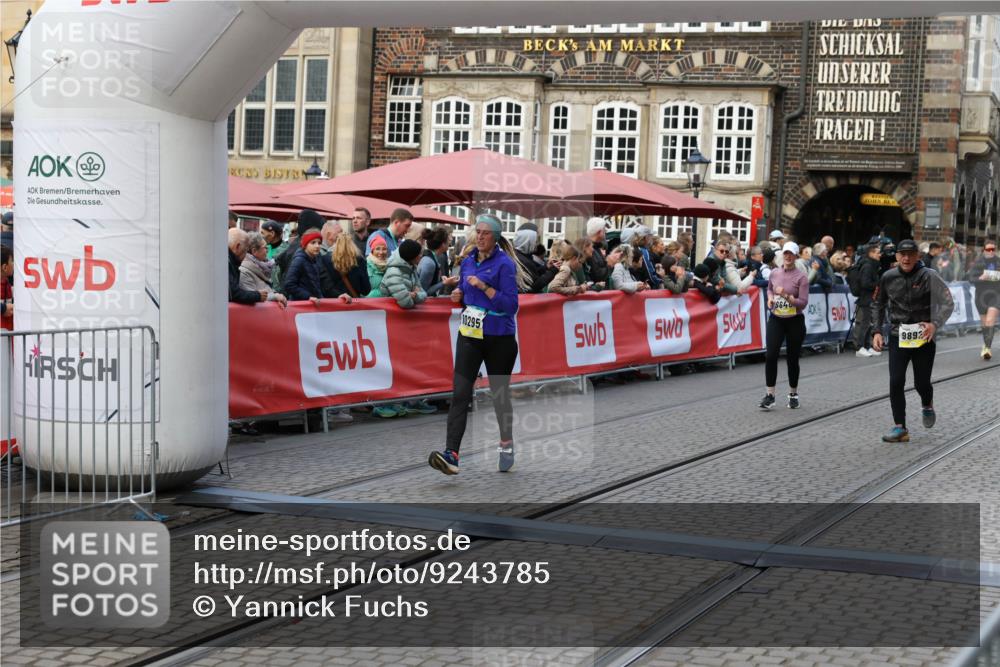 05.10.2025 - 20. swb-Marathon Bremen Yannick Fuchs http://msf.ph/oto/9243785 05.10.2025 11:09:26 Ziel 9848, 9892, 10295, 10522, 11056, 11530, 11674 meine-sportfotos.de