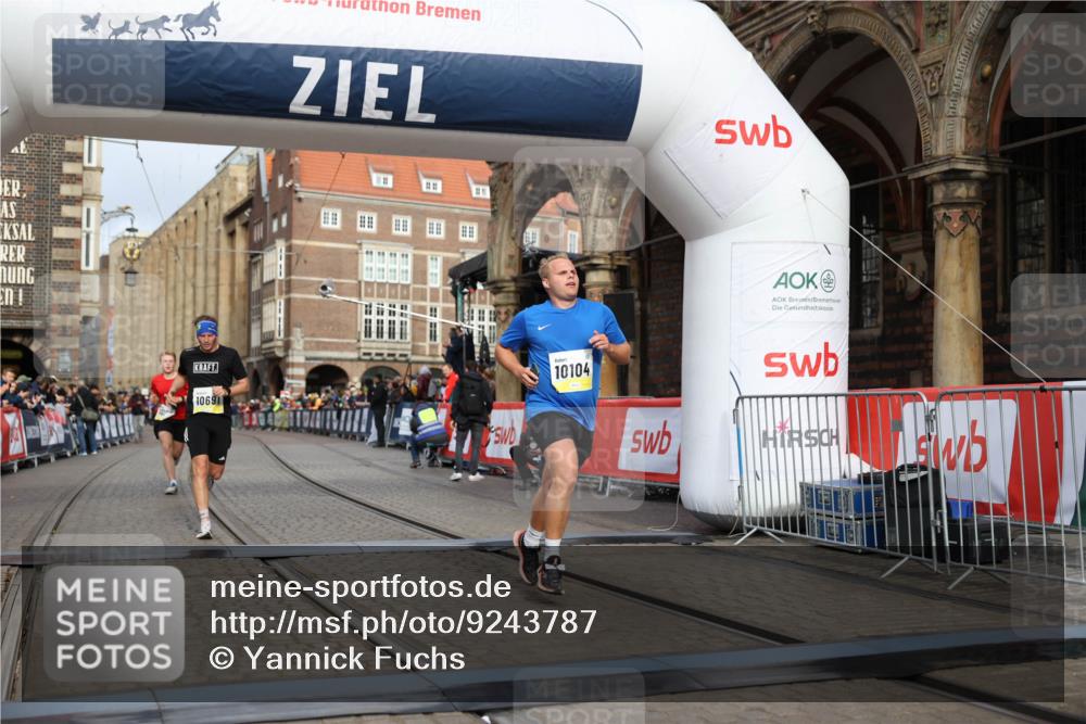 05.10.2025 - 20. swb-Marathon Bremen Yannick Fuchs http://msf.ph/oto/9243787 05.10.2025 10:42:04 Ziel 9884, 10104, 10155, 10691, 10880, 11581, 11710 meine-sportfotos.de