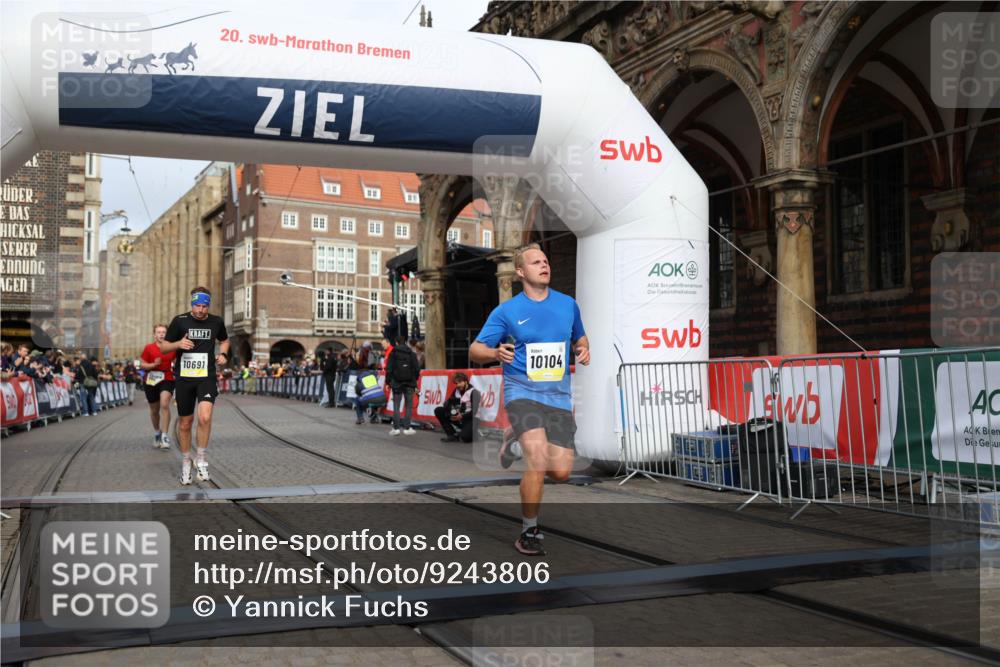 05.10.2025 - 20. swb-Marathon Bremen Yannick Fuchs http://msf.ph/oto/9243806 05.10.2025 10:42:04 Ziel 9884, 10104, 10155, 10691, 10880, 11581, 11710 meine-sportfotos.de