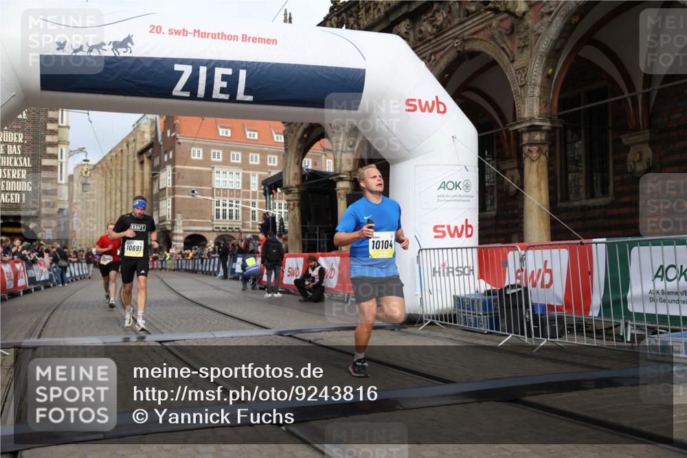 05.10.2025 - 20. swb-Marathon Bremen Yannick Fuchs http://msf.ph/oto/9243816 05.10.2025 10:42:04 Ziel 9884, 10104, 10155, 10691, 10880, 11581, 11710 meine-sportfotos.de