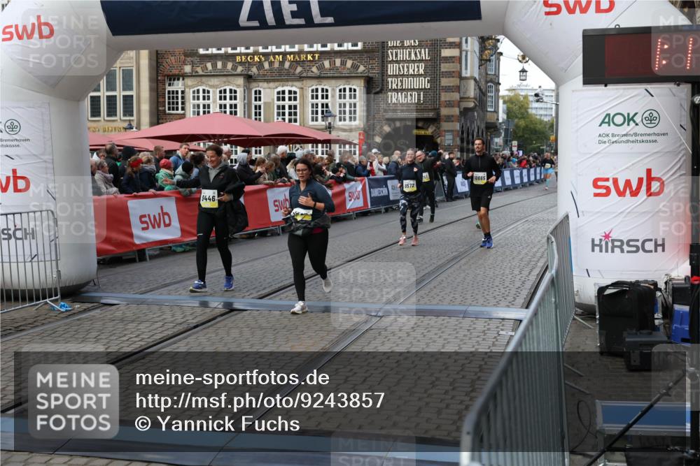 05.10.2025 - 20. swb-Marathon Bremen Yannick Fuchs http://msf.ph/oto/9243857 05.10.2025 11:10:46 Ziel 9446, 9572, 10146, 10442, 10665, 11240, 11342 meine-sportfotos.de