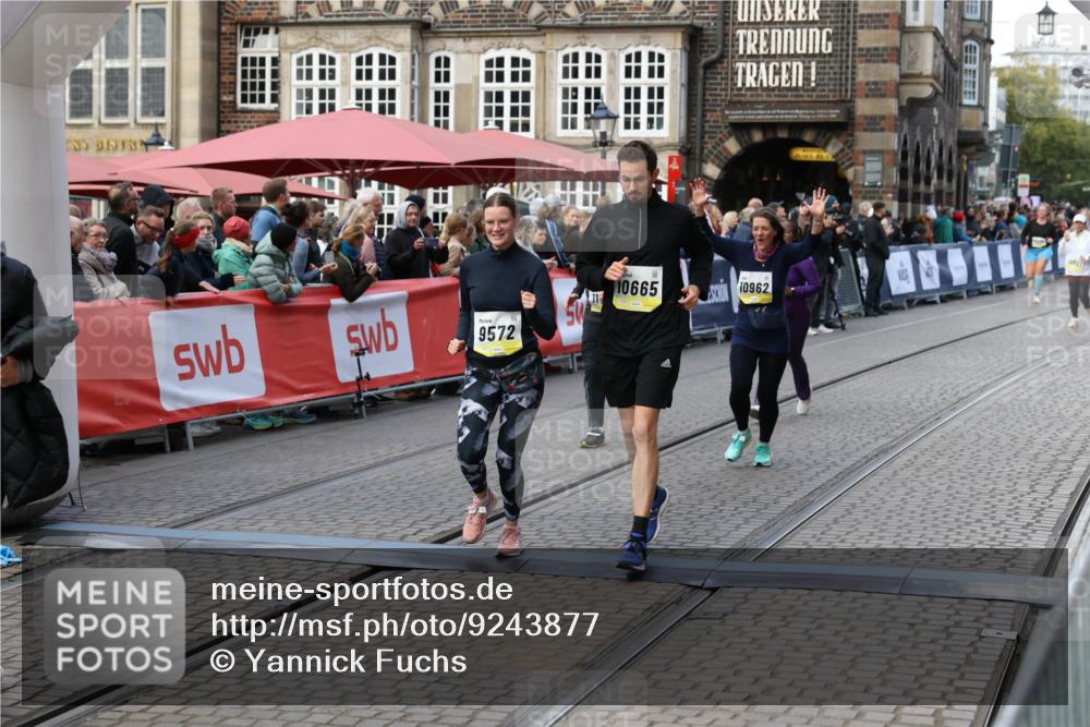 05.10.2025 - 20. swb-Marathon Bremen Yannick Fuchs http://msf.ph/oto/9243877 05.10.2025 11:10:49 Ziel 9446, 9572, 9804, 10665, 10962, 11157, 11240 meine-sportfotos.de