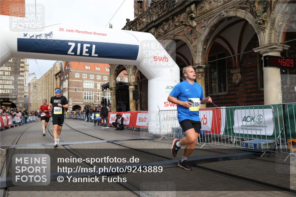 05.10.2025 - 20. swb-Marathon Bremen Yannick Fuchs http://msf.ph/oto/9243889 05.10.2025 10:42:05 Ziel 9884, 10104, 10155, 10691, 10880, 11581, 11710 meine-sportfotos.de