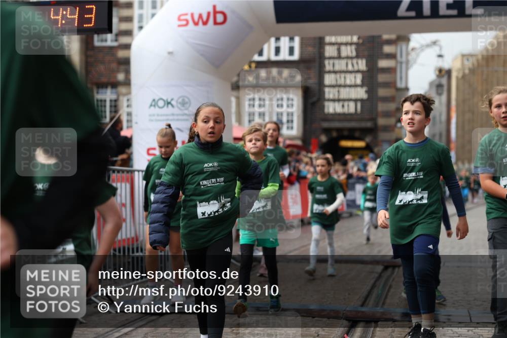 05.10.2025 - 20. swb-Marathon Bremen Yannick Fuchs http://msf.ph/oto/9243910 05.10.2025 15:20:39 Ziel  meine-sportfotos.de