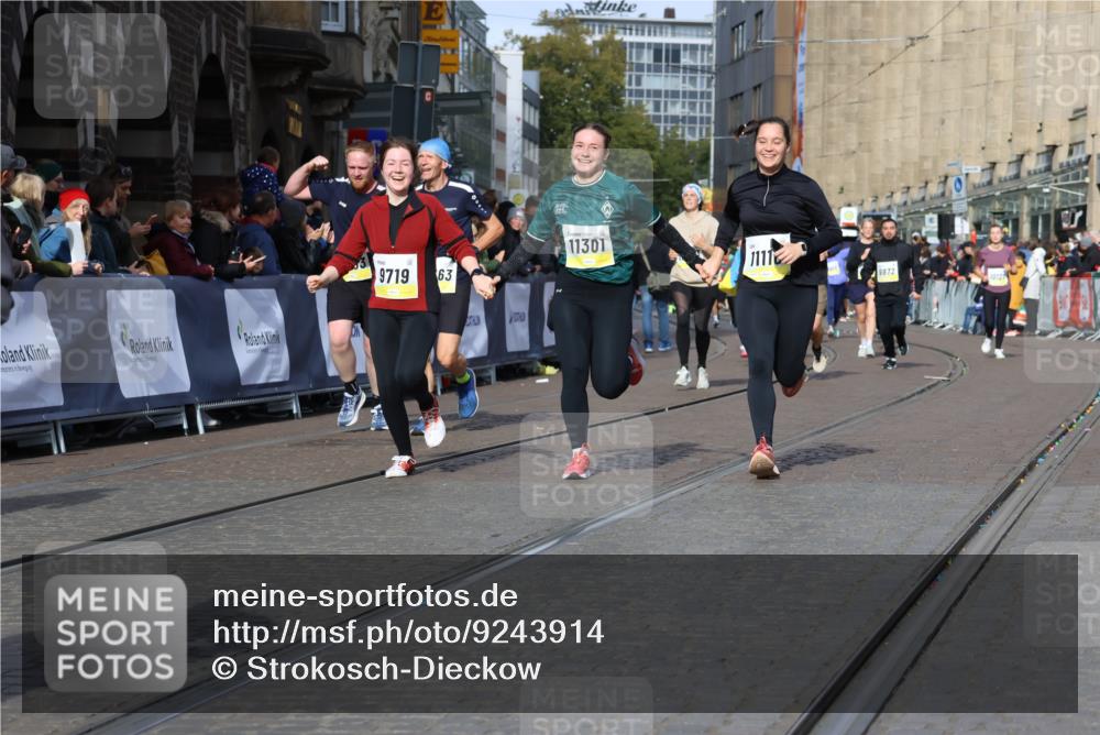 05.10.2025 - 20. swb-Marathon Bremen Strokosch-Dieckow http://msf.ph/oto/9243914 05.10.2025 10:57:56 Ziel 9221, 9568, 9719, 9872, 10577, 10651, 10703, 10793, 10975, 11023, 11116, 11301, 11469, 11601, 11663 meine-sportfotos.de