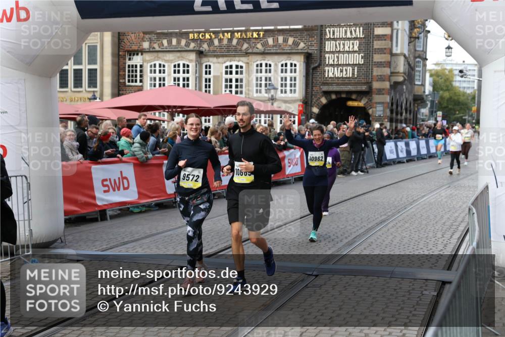 05.10.2025 - 20. swb-Marathon Bremen Yannick Fuchs http://msf.ph/oto/9243929 05.10.2025 11:10:49 Ziel 9446, 9572, 9804, 10665, 10962, 11157, 11240 meine-sportfotos.de