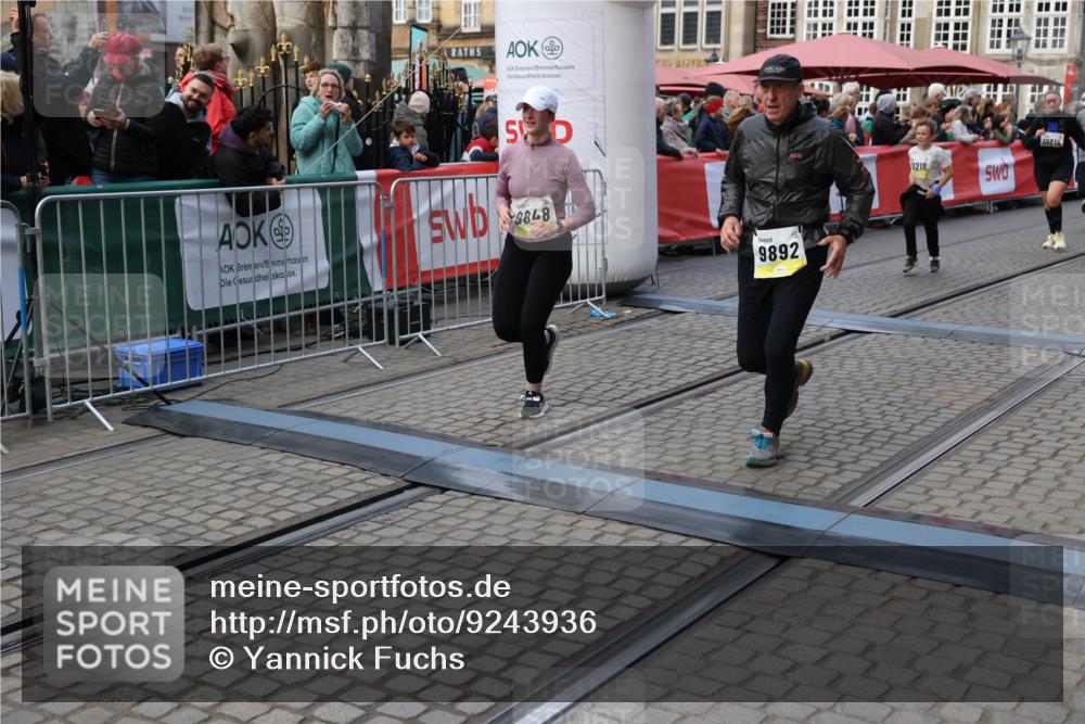 05.10.2025 - 20. swb-Marathon Bremen Yannick Fuchs http://msf.ph/oto/9243936 05.10.2025 11:09:30 Ziel 9493, 9649, 9848, 9892, 9945, 10214, 10295, 10522, 11037, 11056, 11218, 11530 meine-sportfotos.de