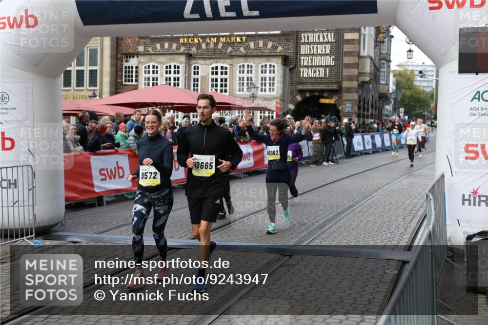05.10.2025 - 20. swb-Marathon Bremen Yannick Fuchs http://msf.ph/oto/9243947 05.10.2025 11:10:50 Ziel 9446, 9572, 9804, 10665, 10962, 11157, 11240 meine-sportfotos.de