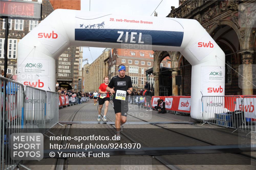 05.10.2025 - 20. swb-Marathon Bremen Yannick Fuchs http://msf.ph/oto/9243970 05.10.2025 10:42:06 Ziel 9884, 10104, 10155, 10691, 11581, 11710 meine-sportfotos.de