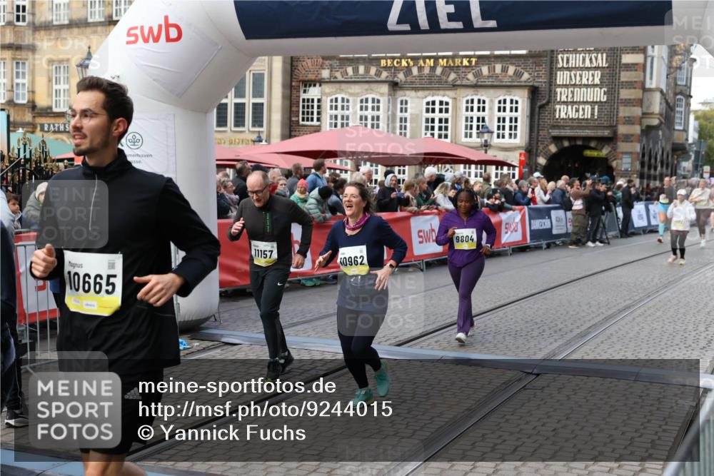 05.10.2025 - 20. swb-Marathon Bremen Yannick Fuchs http://msf.ph/oto/9244015 05.10.2025 11:10:51 Ziel 9446, 9572, 9804, 10665, 10962, 11157, 11240 meine-sportfotos.de