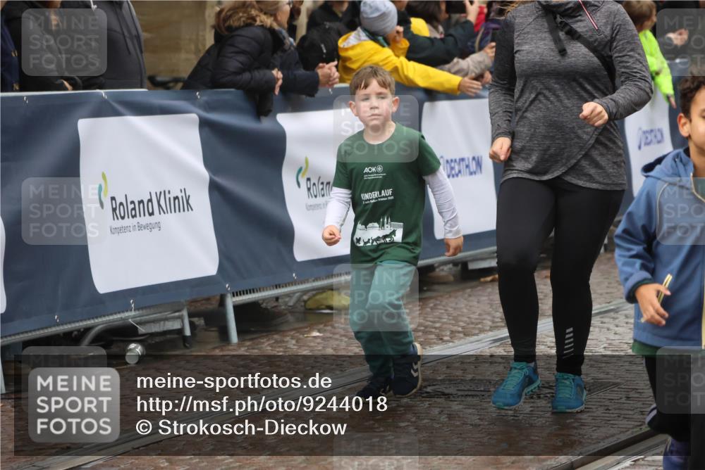 05.10.2025 - 20. swb-Marathon Bremen Strokosch-Dieckow http://msf.ph/oto/9244018 05.10.2025 15:23:10 Ziel 388, 1464 meine-sportfotos.de
