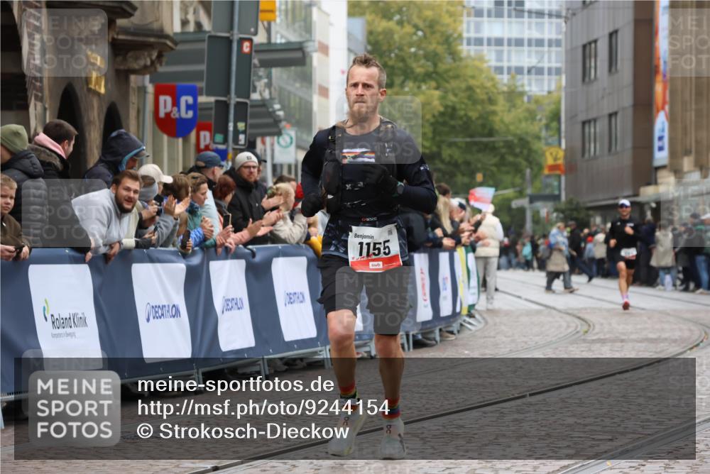 05.10.2025 - 20. swb-Marathon Bremen Strokosch-Dieckow http://msf.ph/oto/9244154 05.10.2025 12:45:16 Ziel 1155, 1969 meine-sportfotos.de