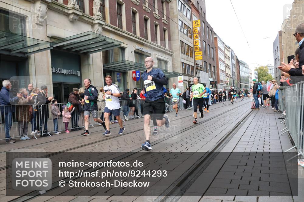 05.10.2025 - 20. swb-Marathon Bremen Strokosch-Dieckow http://msf.ph/oto/9244293 05.10.2025 10:49:51 Ziel 8866, 9485, 9579, 9645, 9676, 9689, 9693, 9740, 9787, 9803, 10022, 10246, 10356, 10400, 10443, 10543, 10868, 10923, 11022, 11104, 11208, 11288, 11295, 11460, 11621, 8866, 9485, 9579, 9645, 9676, 9689, 9693, 9740, 9787, 9803, 10022, 10246, 10356, 10400, 10443, 10543, 10868, 10923, 11022, 11104, 11208, 11288, 11295, 11460, 11621 meine-sportfotos.de
