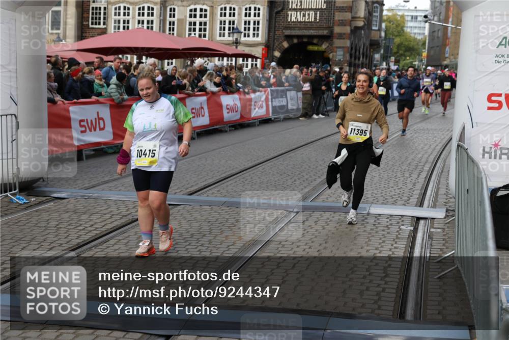 05.10.2025 - 20. swb-Marathon Bremen Yannick Fuchs http://msf.ph/oto/9244347 05.10.2025 11:11:11 Ziel 9664, 9948, 10415, 11257, 11395, 11560 meine-sportfotos.de