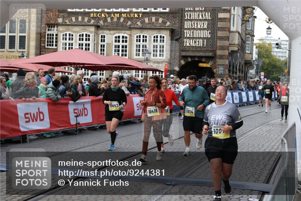 05.10.2025 - 20. swb-Marathon Bremen Yannick Fuchs http://msf.ph/oto/9244381 05.10.2025 11:09:38 Ziel 9002, 9185, 9493, 9649, 9945, 10074, 10214, 10419, 10865, 11037, 11218, 11447, 11526, 11614 meine-sportfotos.de