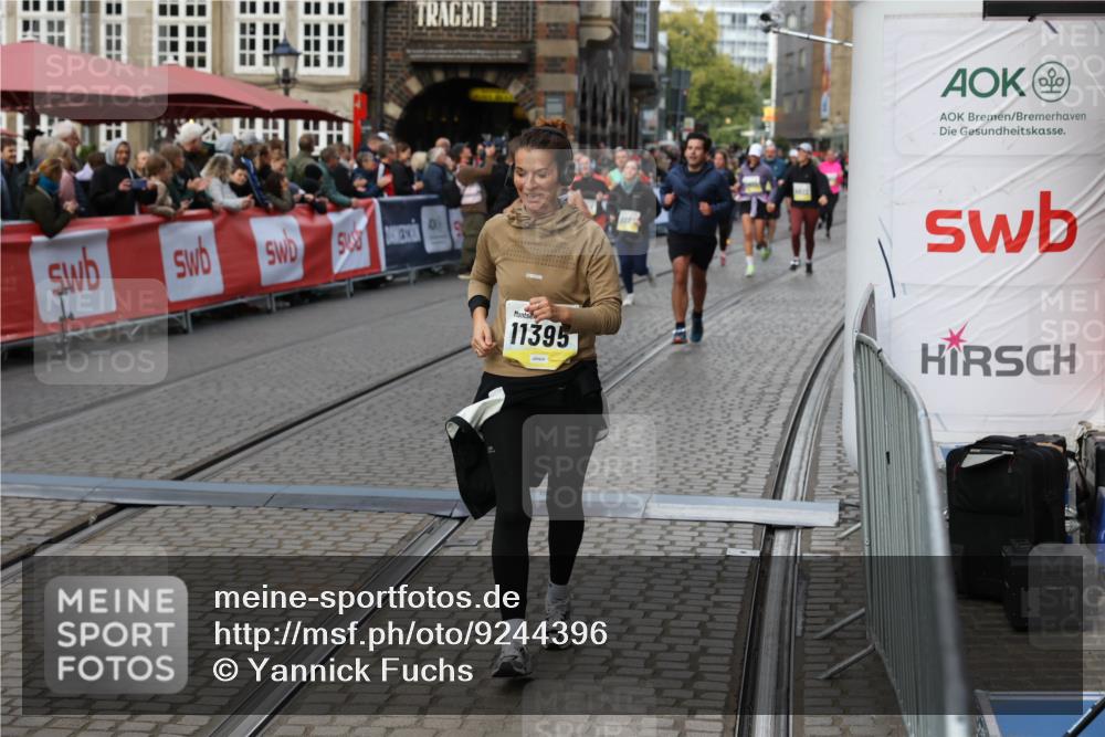 05.10.2025 - 20. swb-Marathon Bremen Yannick Fuchs http://msf.ph/oto/9244396 05.10.2025 11:11:12 Ziel 9664, 9948, 10415, 11257, 11395, 11560 meine-sportfotos.de