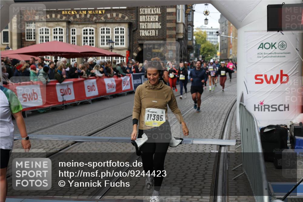 05.10.2025 - 20. swb-Marathon Bremen Yannick Fuchs http://msf.ph/oto/9244423 05.10.2025 11:11:12 Ziel 9664, 9948, 10415, 11257, 11395, 11560 meine-sportfotos.de