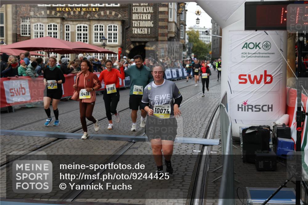 05.10.2025 - 20. swb-Marathon Bremen Yannick Fuchs http://msf.ph/oto/9244425 05.10.2025 11:09:39 Ziel 9002, 9185, 9493, 9649, 9945, 10074, 10214, 10417, 10419, 10865, 11037, 11447, 11526, 11614 meine-sportfotos.de