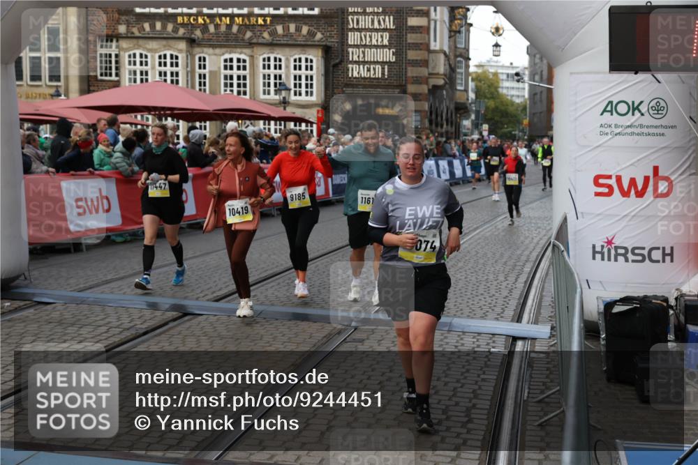 05.10.2025 - 20. swb-Marathon Bremen Yannick Fuchs http://msf.ph/oto/9244451 05.10.2025 11:09:39 Ziel 9002, 9185, 9493, 9649, 9945, 10074, 10214, 10417, 10419, 10865, 11037, 11447, 11526, 11614 meine-sportfotos.de