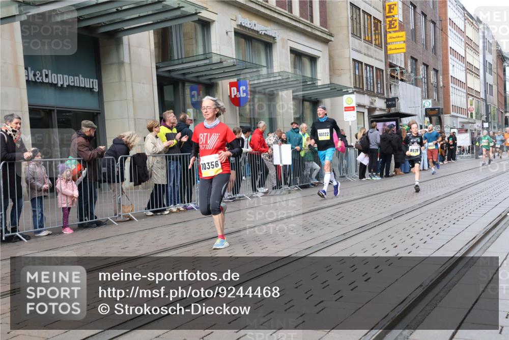 05.10.2025 - 20. swb-Marathon Bremen Strokosch-Dieckow http://msf.ph/oto/9244468 05.10.2025 10:49:59 Ziel 8866, 9337, 9485, 9579, 9645, 9689, 9740, 9787, 10022, 10066, 10199, 10246, 10356, 10400, 10443, 10537, 10638, 10923, 11022, 11104, 11208, 11239, 11241, 11254, 11288, 11295, 11298, 11344, 11460, 11531, 11660, 11740, 8866, 9337, 9485, 9579, 9645, 9689, 9740, 9787, 10022, 10066, 10199, 10246, 10356, 10400, 10443, 10537, 10638, 10923, 11022, 11104, 11208, 11239, 11241, 11254, 11288, 11295, 11298, 11344, 11460, 11531, 11660, 11740 meine-sportfotos.de