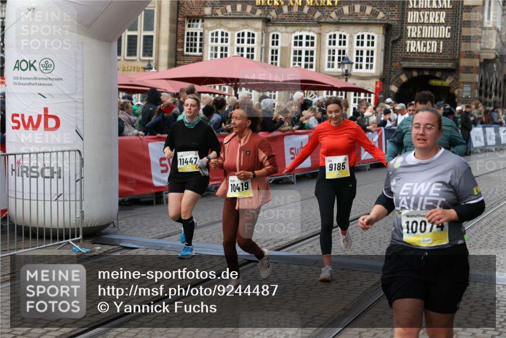 05.10.2025 - 20. swb-Marathon Bremen Yannick Fuchs http://msf.ph/oto/9244487 05.10.2025 11:09:40 Ziel 9002, 9185, 9493, 9649, 9945, 10074, 10417, 10419, 10865, 10943, 11447, 11526, 11614 meine-sportfotos.de
