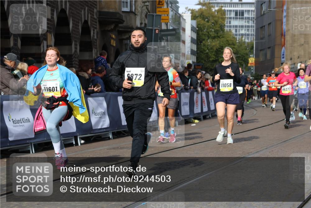 05.10.2025 - 20. swb-Marathon Bremen Strokosch-Dieckow http://msf.ph/oto/9244503 05.10.2025 10:58:03 Ziel 9576, 9582, 9634, 9872, 10127, 10377, 10395, 10398, 10459, 10620, 10793, 11058, 11601, 11608 meine-sportfotos.de