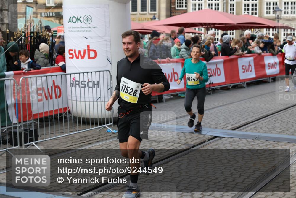 05.10.2025 - 20. swb-Marathon Bremen Yannick Fuchs http://msf.ph/oto/9244549 05.10.2025 11:09:43 Ziel 9002, 9185, 10074, 10417, 10419, 10865, 10943, 11447, 11526, 11614, 11664 meine-sportfotos.de