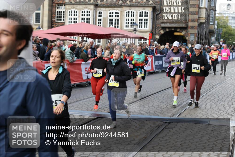 05.10.2025 - 20. swb-Marathon Bremen Yannick Fuchs http://msf.ph/oto/9244581 05.10.2025 11:11:17 Ziel 8865, 9245, 9273, 9664, 9822, 9823, 9836, 9837, 9948, 11257, 11395, 11580 meine-sportfotos.de