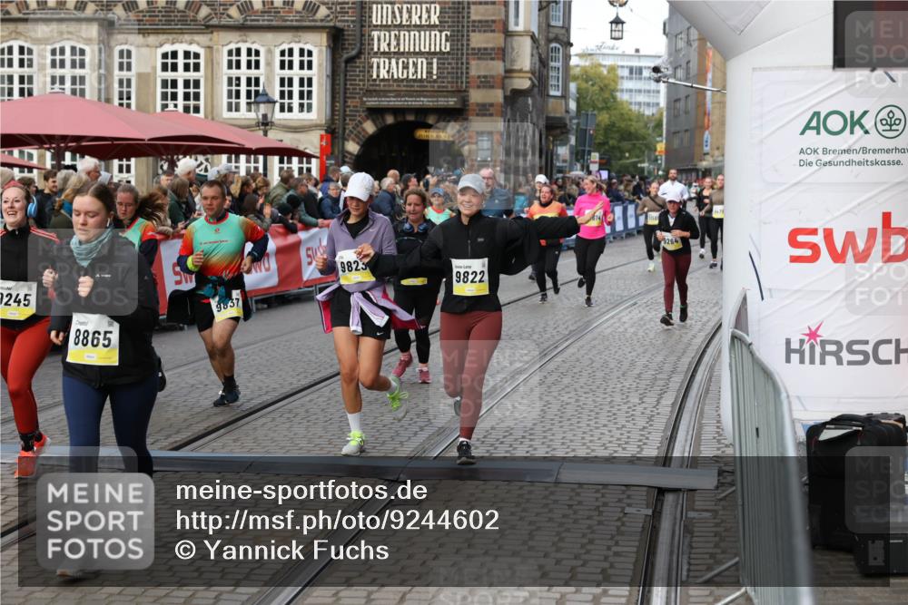 05.10.2025 - 20. swb-Marathon Bremen Yannick Fuchs http://msf.ph/oto/9244602 05.10.2025 11:11:18 Ziel 8865, 9245, 9264, 9273, 9664, 9822, 9823, 9836, 9837, 9948, 10614, 11257, 11580 meine-sportfotos.de