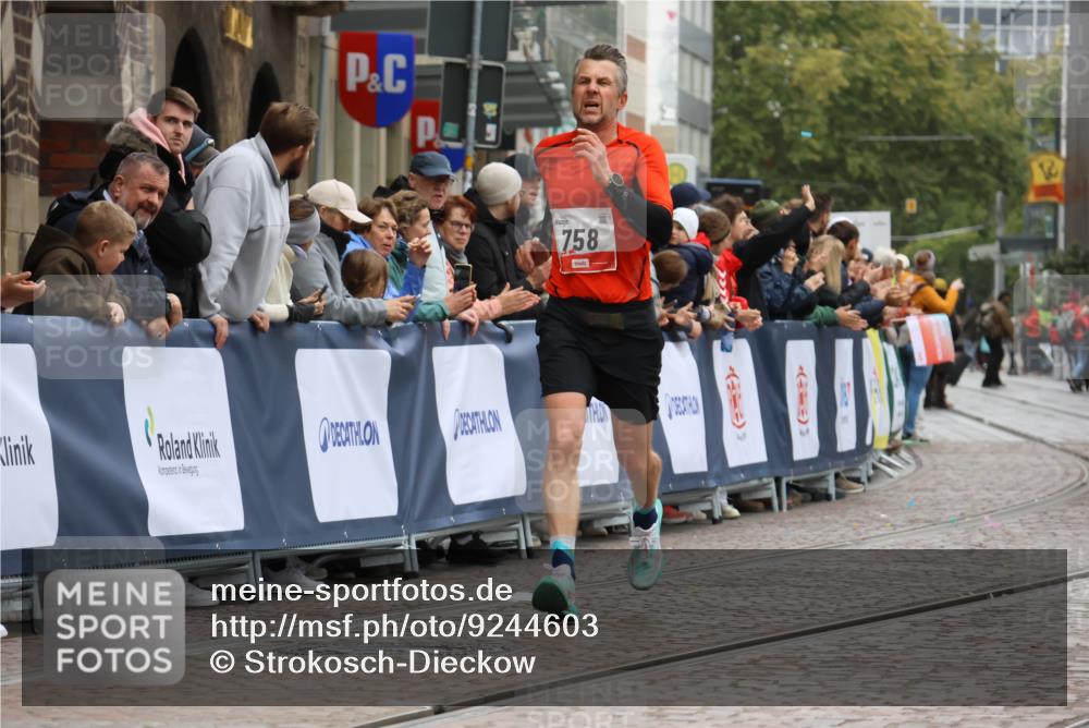 05.10.2025 - 20. swb-Marathon Bremen Strokosch-Dieckow http://msf.ph/oto/9244603 05.10.2025 12:46:03 Ziel 758, 1668 meine-sportfotos.de