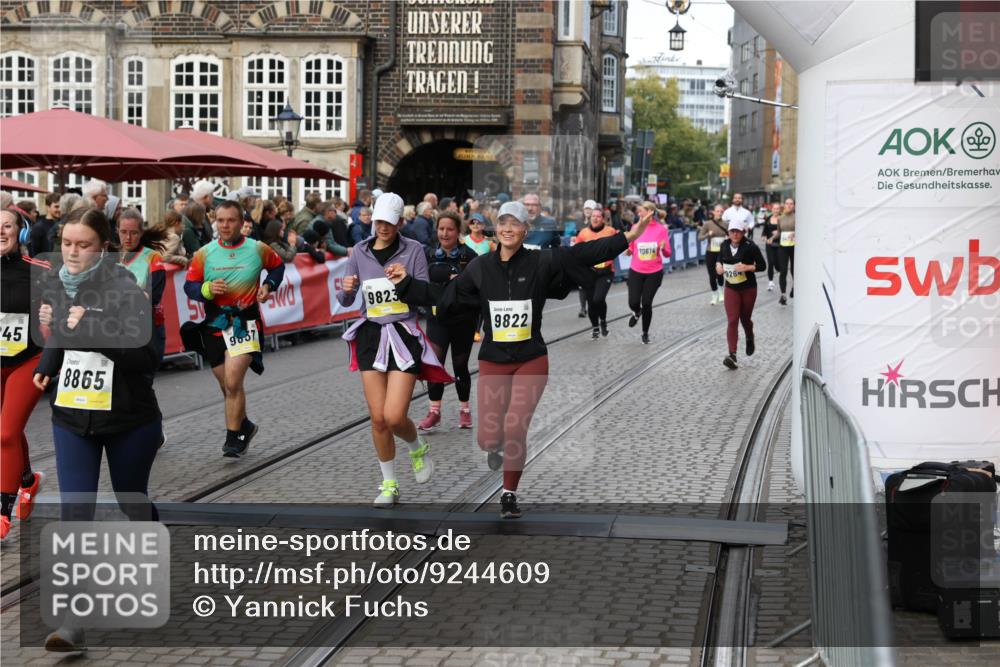 05.10.2025 - 20. swb-Marathon Bremen Yannick Fuchs http://msf.ph/oto/9244609 05.10.2025 11:11:18 Ziel 8865, 9245, 9264, 9273, 9664, 9822, 9823, 9836, 9837, 9948, 10614, 11257, 11580 meine-sportfotos.de