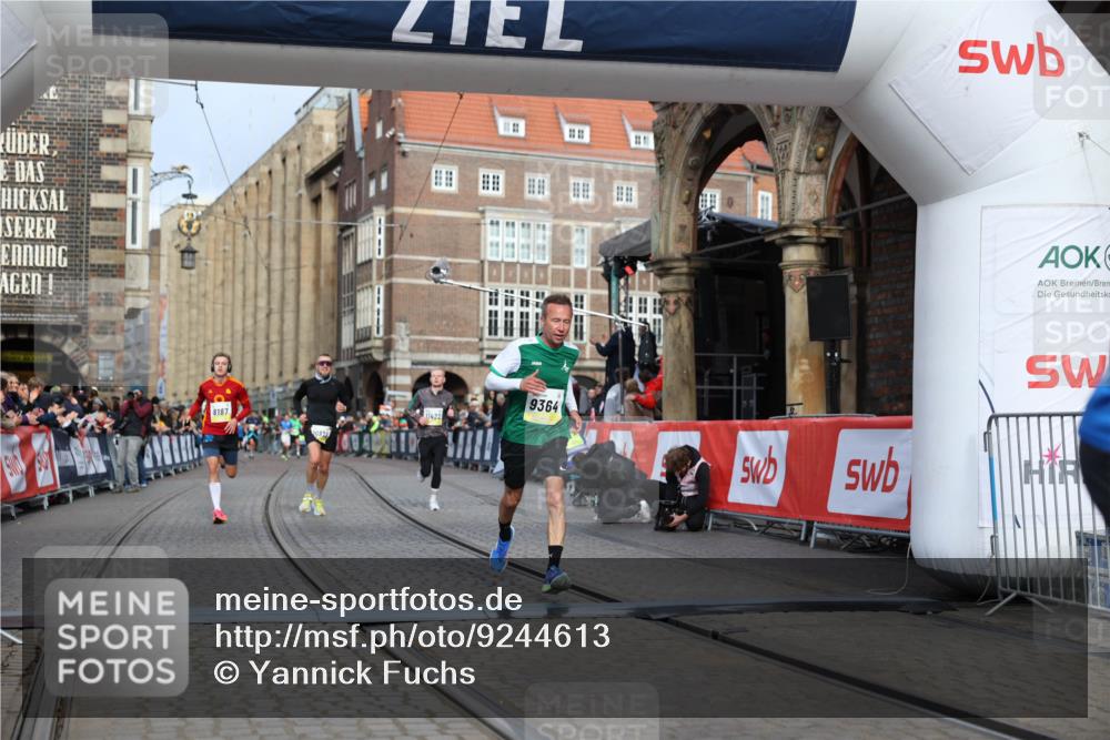 05.10.2025 - 20. swb-Marathon Bremen Yannick Fuchs http://msf.ph/oto/9244613 05.10.2025 10:42:18 Ziel 8187, 9364, 9504, 10838, 11422 meine-sportfotos.de
