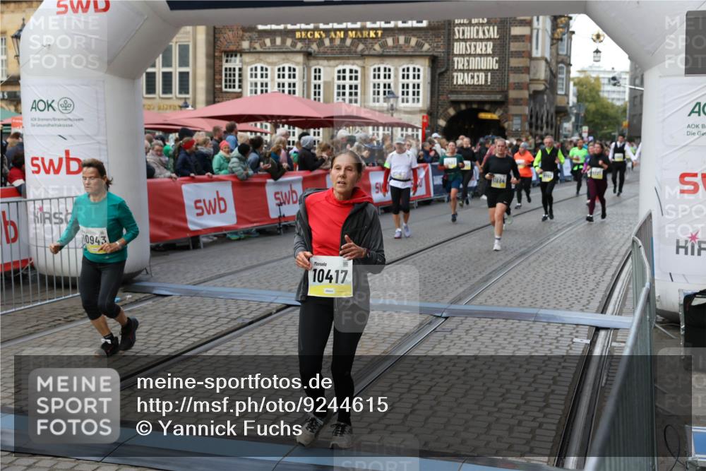 05.10.2025 - 20. swb-Marathon Bremen Yannick Fuchs http://msf.ph/oto/9244615 05.10.2025 11:09:44 Ziel 9185, 10074, 10245, 10417, 10419, 10865, 10943, 11407, 11447, 11526, 11614, 11664 meine-sportfotos.de