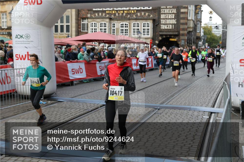 05.10.2025 - 20. swb-Marathon Bremen Yannick Fuchs http://msf.ph/oto/9244624 05.10.2025 11:09:44 Ziel 9185, 10074, 10245, 10417, 10419, 10865, 10943, 11407, 11447, 11526, 11614, 11664 meine-sportfotos.de