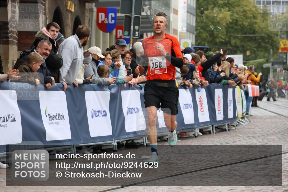 05.10.2025 - 20. swb-Marathon Bremen Strokosch-Dieckow http://msf.ph/oto/9244629 05.10.2025 12:46:03 Ziel 758, 1668 meine-sportfotos.de