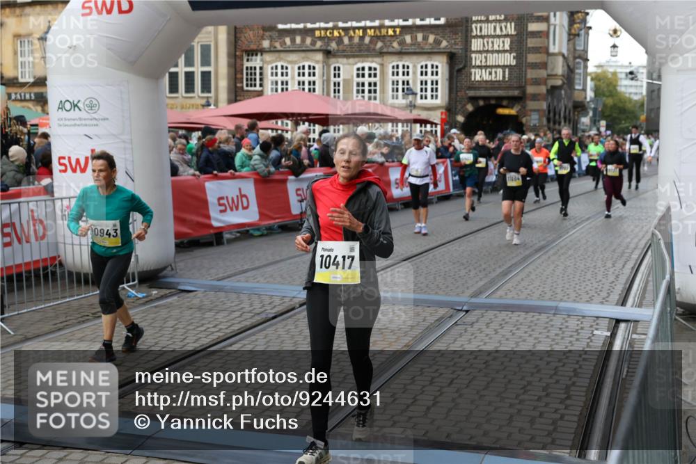 05.10.2025 - 20. swb-Marathon Bremen Yannick Fuchs http://msf.ph/oto/9244631 05.10.2025 11:09:45 Ziel 9185, 9731, 9732, 10245, 10417, 10419, 10943, 11407, 11447, 11526, 11614, 11664 meine-sportfotos.de