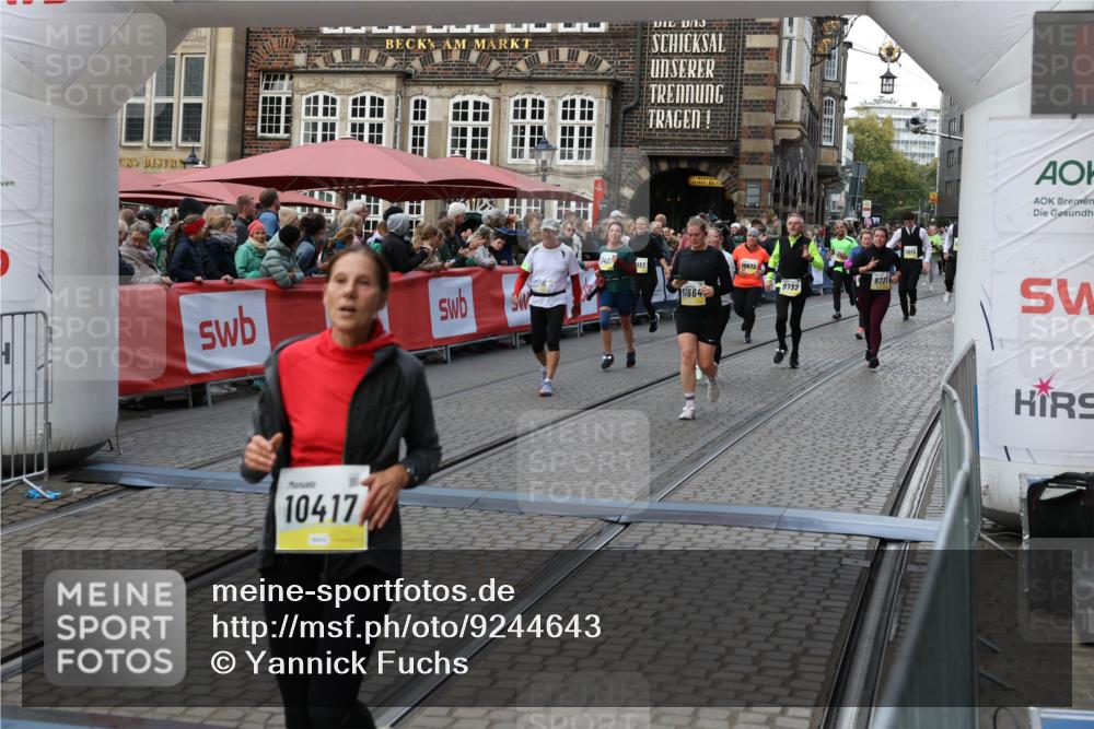 05.10.2025 - 20. swb-Marathon Bremen Yannick Fuchs http://msf.ph/oto/9244643 05.10.2025 11:09:45 Ziel 9185, 9731, 9732, 10245, 10417, 10419, 10943, 11407, 11447, 11526, 11614, 11664 meine-sportfotos.de