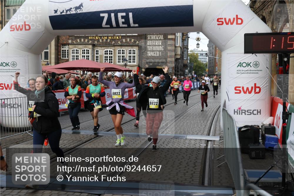 05.10.2025 - 20. swb-Marathon Bremen Yannick Fuchs http://msf.ph/oto/9244657 05.10.2025 11:11:19 Ziel 8865, 9245, 9264, 9273, 9664, 9822, 9823, 9836, 9837, 9948, 10614, 11158, 11257, 11580 meine-sportfotos.de