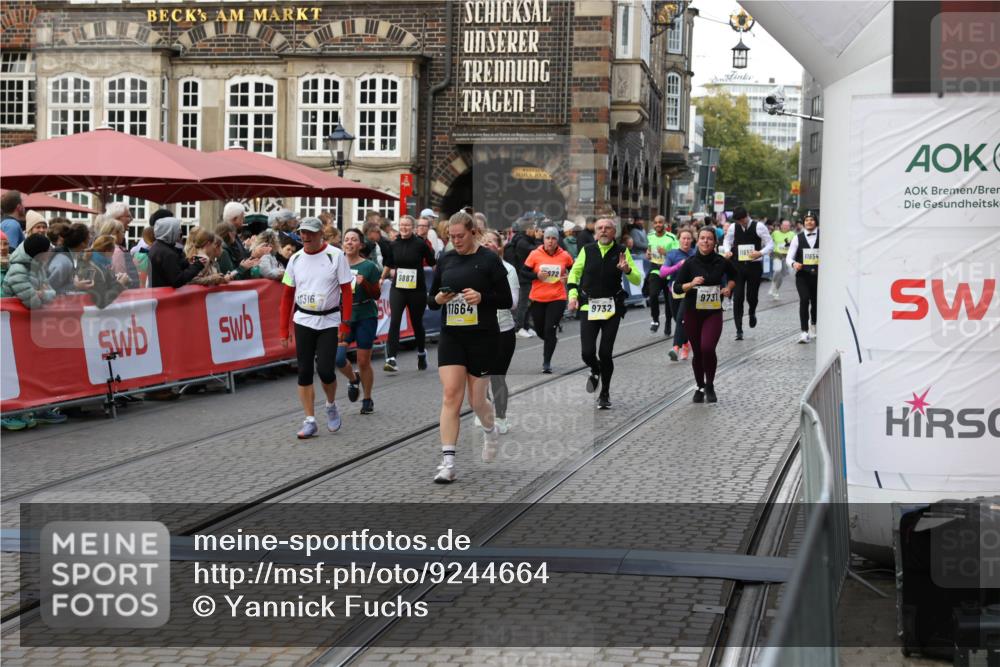 05.10.2025 - 20. swb-Marathon Bremen Yannick Fuchs http://msf.ph/oto/9244664 05.10.2025 11:09:45 Ziel 9185, 9731, 9732, 10245, 10417, 10419, 10943, 11407, 11447, 11526, 11614, 11664 meine-sportfotos.de